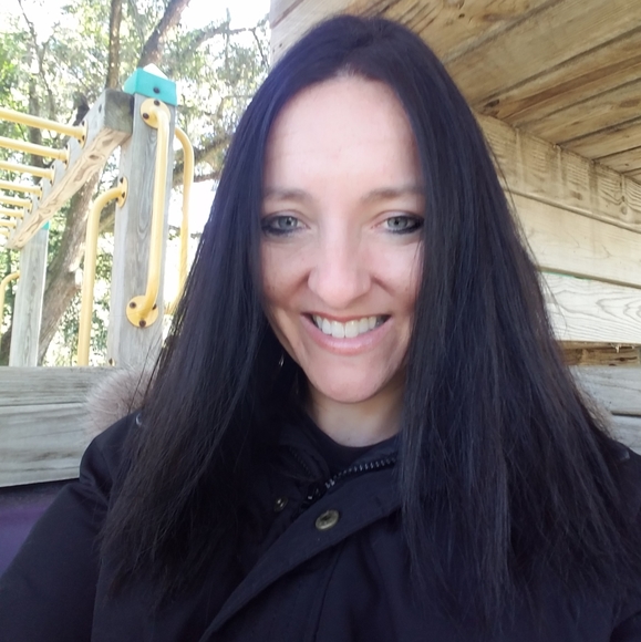 Meet your Posher, Rebecca - Picture 2 of 2